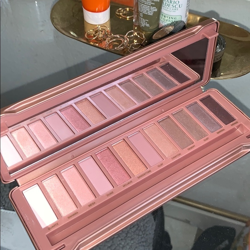 Pure Cosmetics Buff Collection Palette - Picture 2 of 3